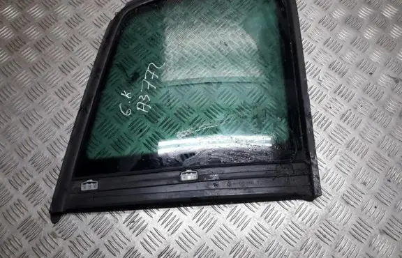 Volkswagen Touran I Rear side window 1t0845041b