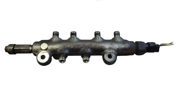 Mazda 5 Fuel main line pipe 