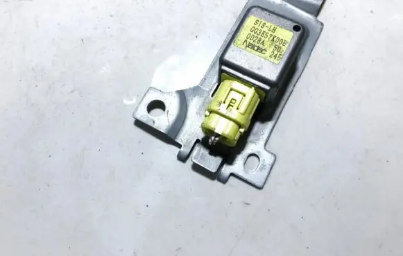 Mazda 626 Airbag deployment crash/impact sensor gg3e57kd0b 0d28a