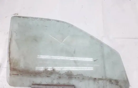 Ford Escort Front door window glass four-door