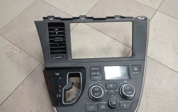 Toyota Sienna XL30 III Dashboard center trim panel 5541208060 5540508040 5540508050