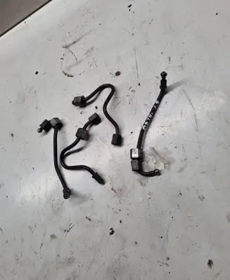 Opel Astra H Fuel injector supply line/pipe 