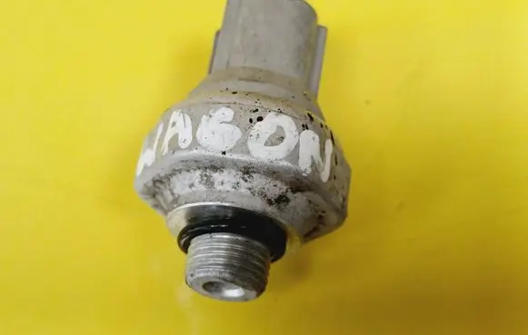 Air conditioning (A/C) pressure sensor