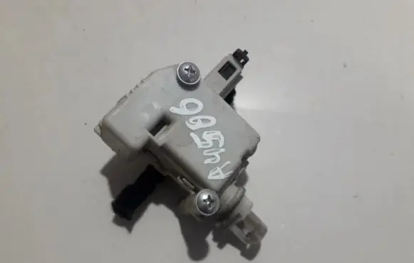 Volkswagen Polo Central locking motor 3b0959761e
