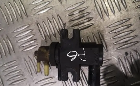 Volkswagen PASSAT B6 Vacuum valve 1K0906627A