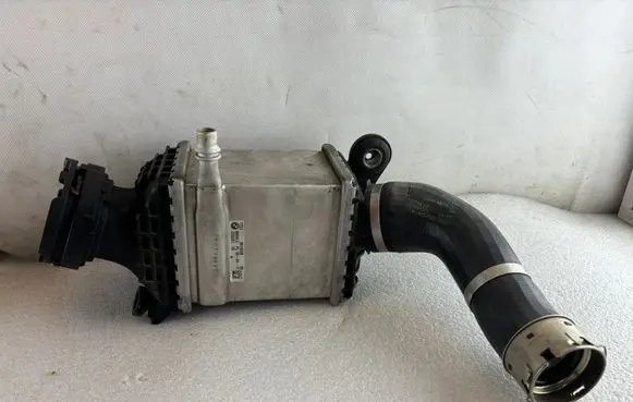 BMW 7 G11 G12 Intercooler radiator 8619390