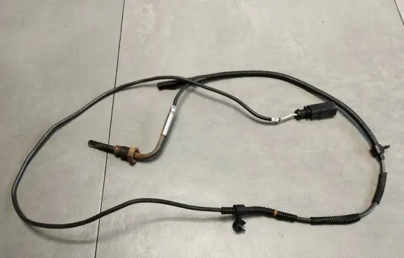 Volkswagen Phaeton Exhaust gas temperature sensor 059906088AD