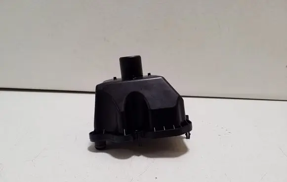 Jaguar XJ X351 Oil breather separator 9X2Q6C714DA