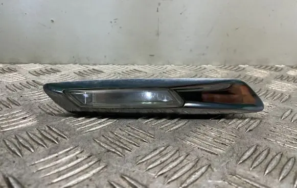 BMW 5 F10 F11 Front fender indicator light 7154167 7154169