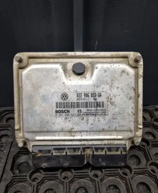Volkswagen Touareg I Engine control unit/module 022906032GA 0261208647 1039S06608