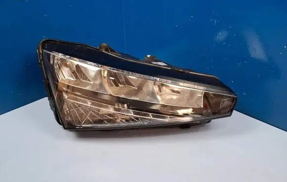 Skoda Scala Headlight/headlamp 657941016 90176072