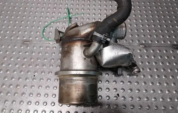 Volkswagen Golf VII EGR valve 04L131512 04L131501C