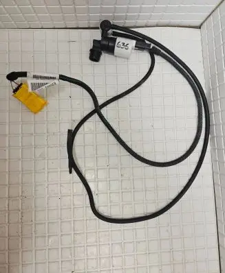 Peugeot 308 Windscreen/windshield washer pump 9643447980 9632984980 96415538802