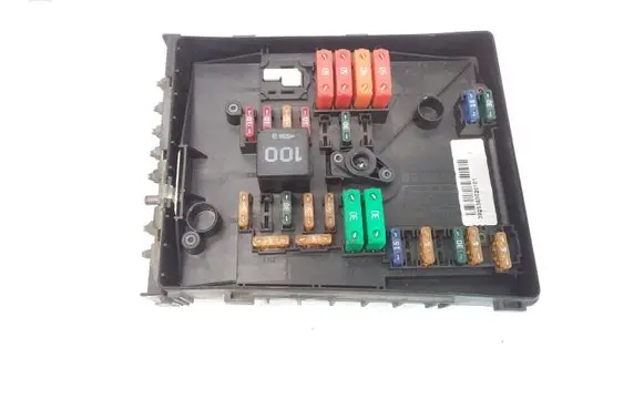 Volkswagen Golf V Fuse module 1K0937125A