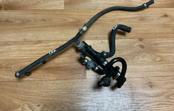 Volkswagen PASSAT B5 Valve vacuum 058133753B