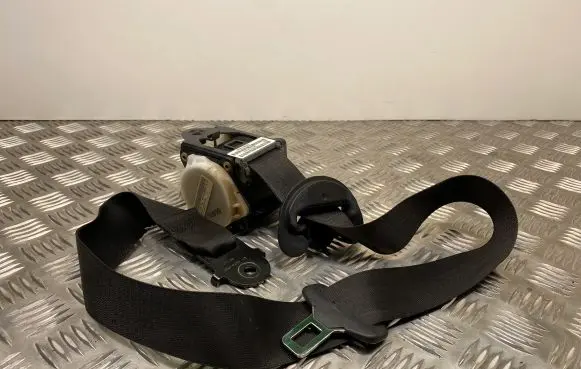 BMW X6 E71 Front seatbelt 716104109 305537400
