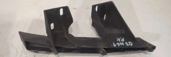 Audi Q7 4L Front bumper mounting bracket 4L0807333A