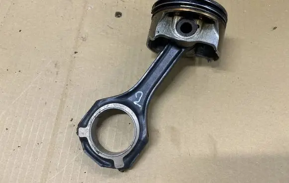 Mercedes-Benz GL X166 Piston with connecting rod