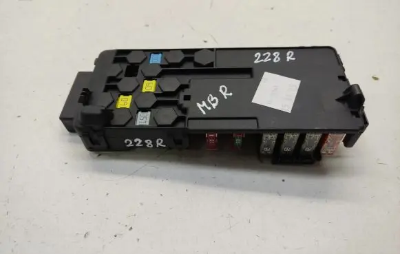 Mercedes-Benz R W251 Fuse module 01394841 013948411 013948411A