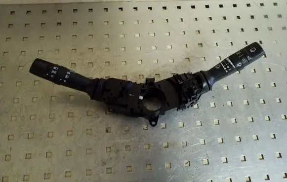 KIA Rio Wiper turn signal indicator stalk/switch 202008910