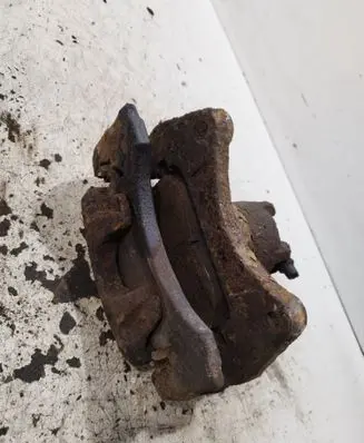Front brake caliper