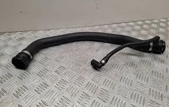 Engine coolant pipe/hose