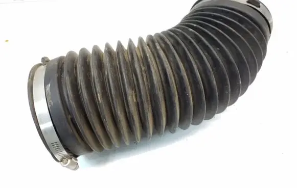 Chrysler Town & Country V Air intake hose/pipe 04861732AB
