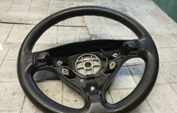 Opel Zafira A Steering wheel 90437296