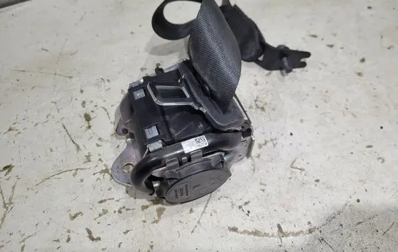 Volvo S90, V90 Rear seatbelt P39836046