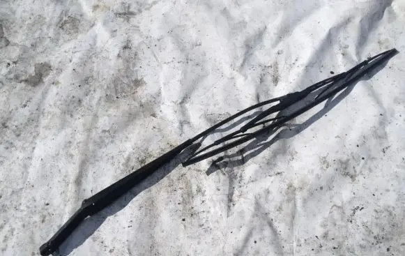 Audi A3 S3 8L Front wiper blade arm 90582557