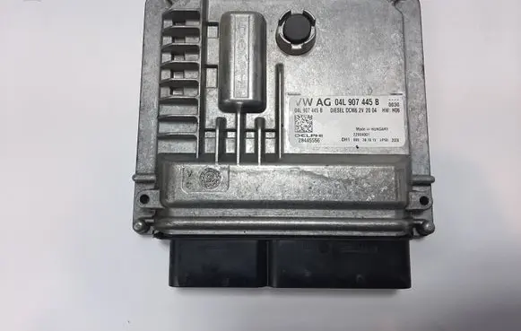 Volkswagen Golf VII Engine control unit/module 04L907445B 28445556