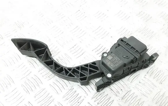 Volvo V50 Accelerator throttle pedal 4M519F836CH
