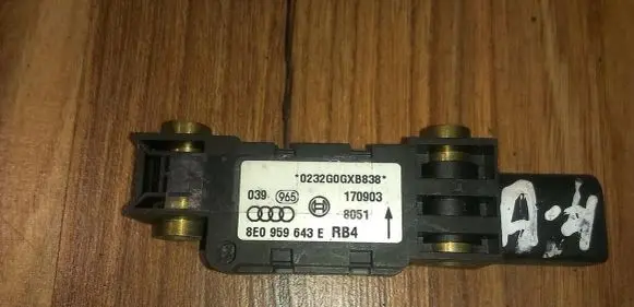 Audi A4 S4 B6 8E 8H Airbag deployment crash/impact sensor 8E0959643e