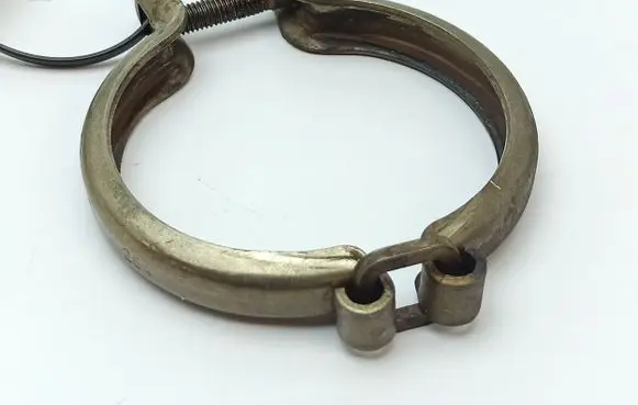 Mercedes-Benz A W176 Muffler pipe connector clamp 2146900