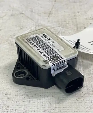 Audi A4 S4 B7 8E 8H ESP acceleration yaw rate sensor 8E0907637B 6261283W6