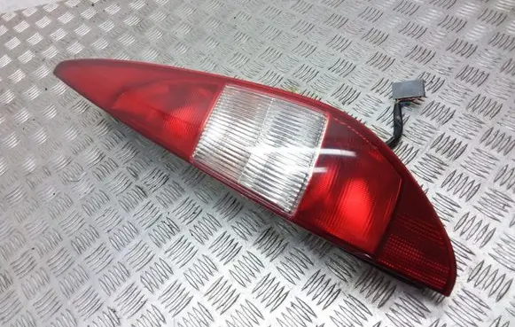 Ford Mondeo Mk III Rear/tail lights 1S7T113404C