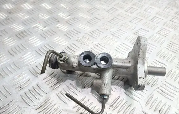 Mercedes-Benz C W203 Master brake cylinder