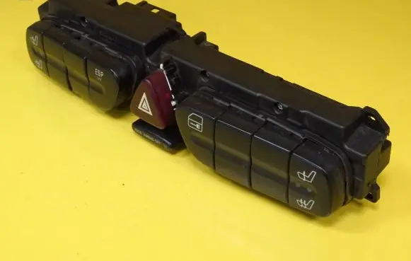 Mercedes-Benz C W203 Hazard light switch 2038218479