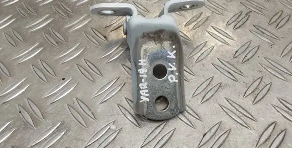 Toyota Yaris Front door upper hinge