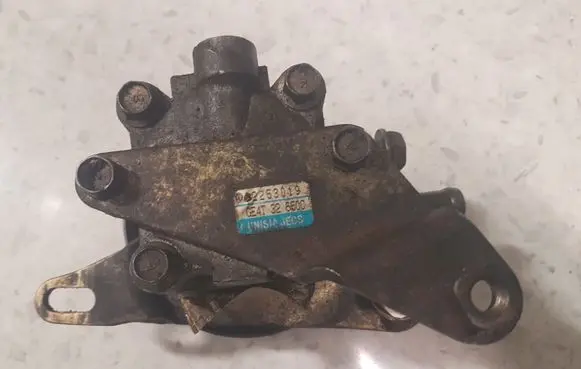 Mazda 626 Power steering pump GE4T32650C