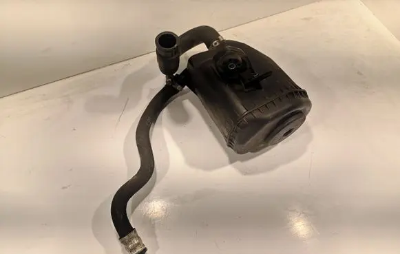BMW 5 F10 F11 Power steering fluid tank/reservoir