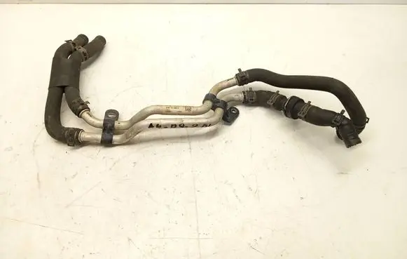 Engine coolant pipe/hose