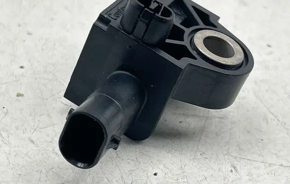 Chrysler Pacifica Airbag deployment crash/impact sensor 68185746AA
