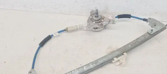 Rear door manual window regulator