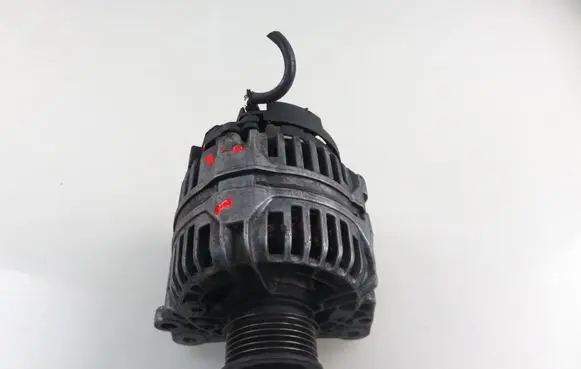 Volkswagen Golf IV Generator/alternator 