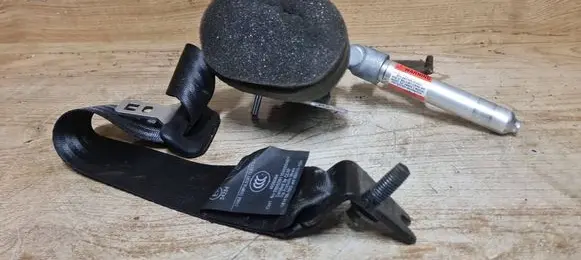 Volvo C30 Rear seatbelt 30642226