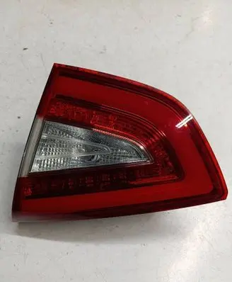 Tailgate rear/tail lights