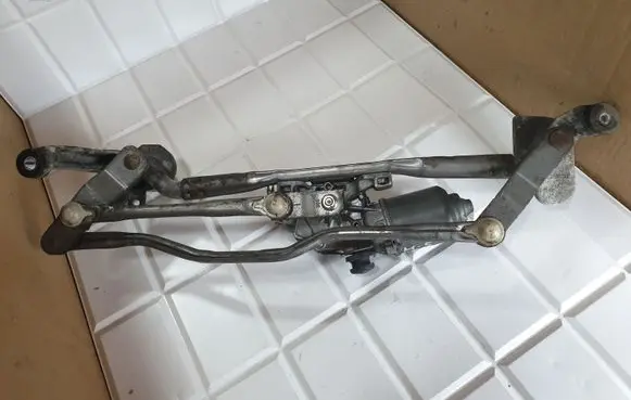 Mazda 5 Front wiper linkage and motor 1593000602