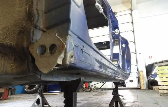 Toyota Avensis T220 Sill 