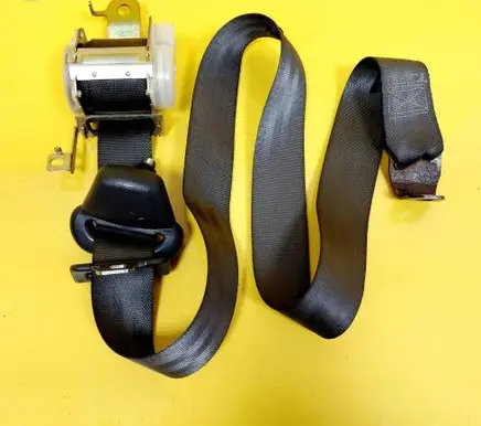 Hyundai Trajet Third row seat belt 045257